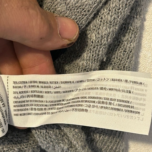 Hollister | Panda Bear Light Gray Knit Sweater | Size XS - Picture 5 of 6